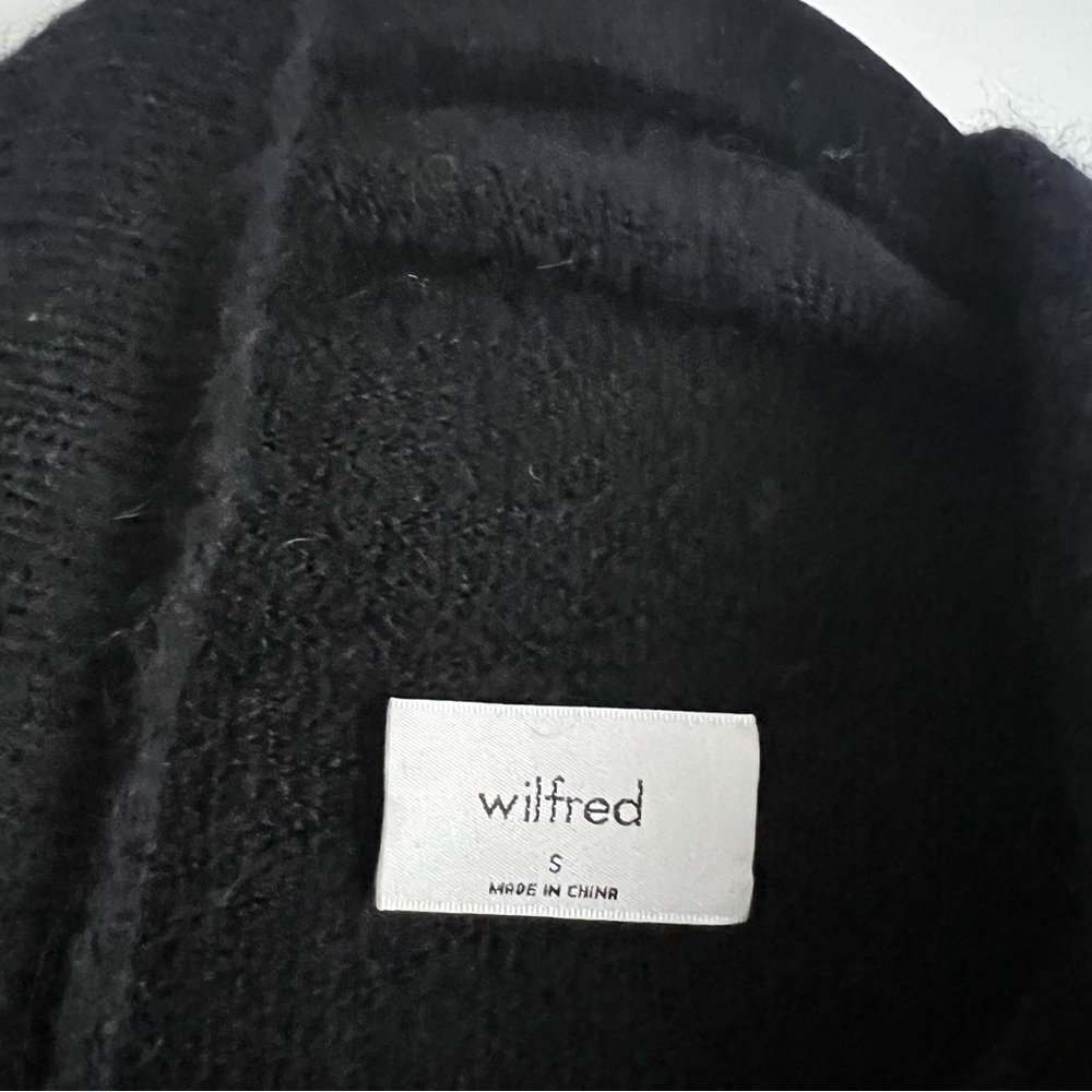 Aritiza Wilfred Lorin Turtlneck - Picture 3 of 6